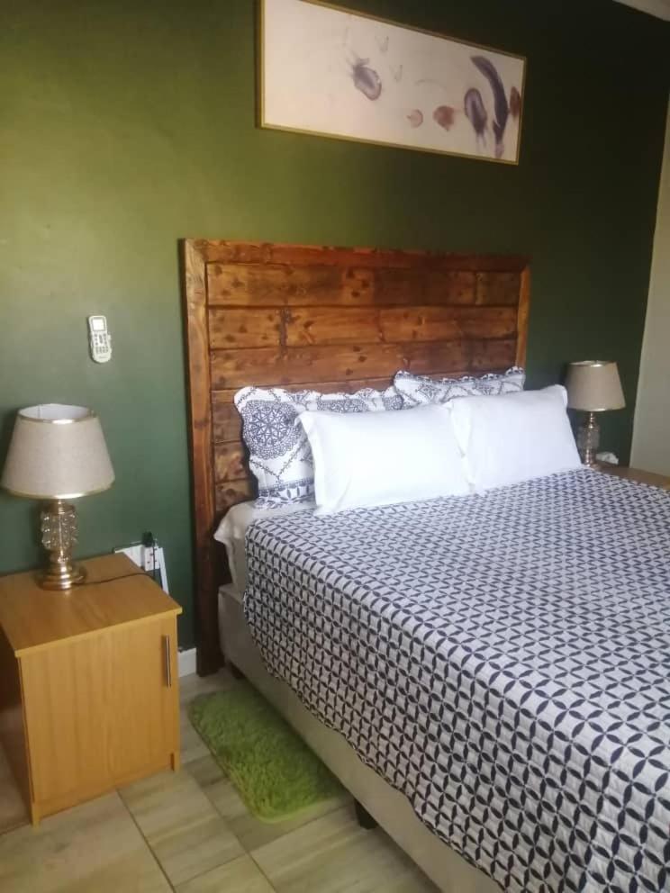 Birdville Bnb Guest House Gaborone Exterior foto